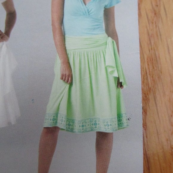 GEORGE WOMEN'S SIZE 10 SKIRT LIME GREEN W/ TURQUOISE EMBROIDERY FEMININE NWT - Picture 1 of 11